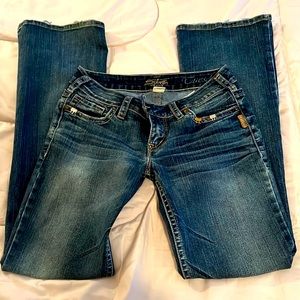 Silver brand “Tuesday” style flared jeans sz 28x33
